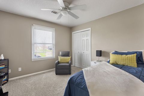 Tiny photo for 5911 Woodland Avenue, Davenport, IA 52807 (MLS # 12606707)