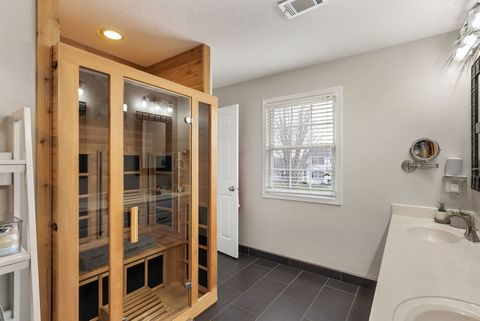 Tiny photo for 5911 Woodland Avenue, Davenport, IA 52807 (MLS # 12606707)