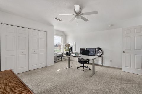 Tiny photo for 5911 Woodland Avenue, Davenport, IA 52807 (MLS # 12606707)