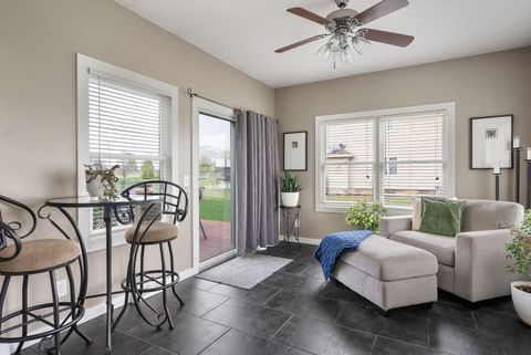 Tiny photo for 5911 Woodland Avenue, Davenport, IA 52807 (MLS # 12606707)