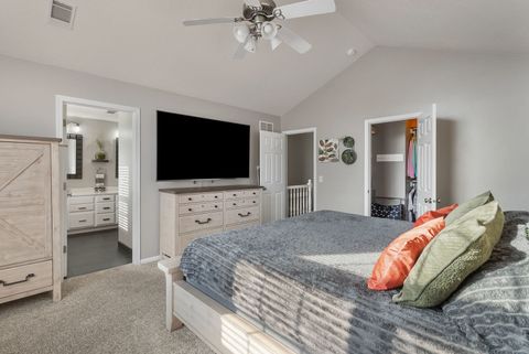 Tiny photo for 5911 Woodland Avenue, Davenport, IA 52807 (MLS # 12606707)