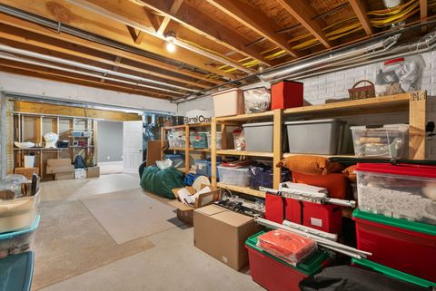 Tiny photo for 5911 Woodland Avenue, Davenport, IA 52807 (MLS # 12606707)