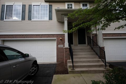 Photo of 1906 Indian Hill Lane #1906, Aurora, IL 60504 (MLS # 12520333)