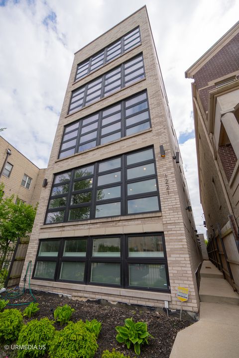 1221 E 46th Street 1 Chicago IL 60653