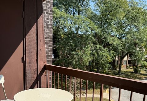 Tiny photo for 450 Raintree Court #2B, Glen Ellyn, IL 60137 (MLS # 12478127)