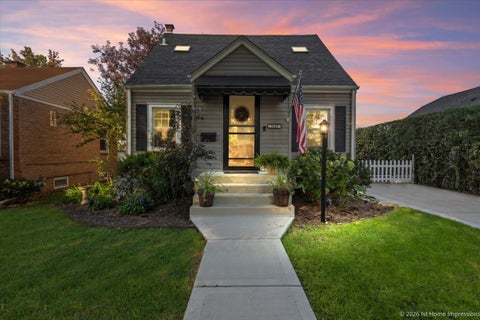 Tiny photo for 9440 S Clifton Park Avenue, Evergreen Park, IL 60805 (MLS # 12790611)