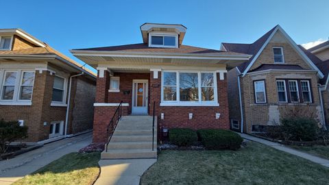 Photo of 4431 N Marmora Avenue, Chicago, IL 60630 (MLS # 12547590)