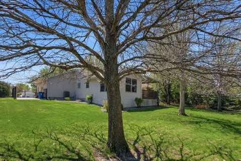 Tiny photo for 304 E Lauretta Street, Blue Grass, IA 52726 (MLS # 12625016)