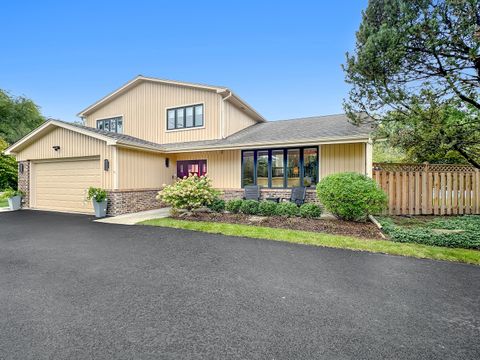 Photo of 2537 Woodland Drive, Northbrook, IL 60062 (MLS # 12494135)