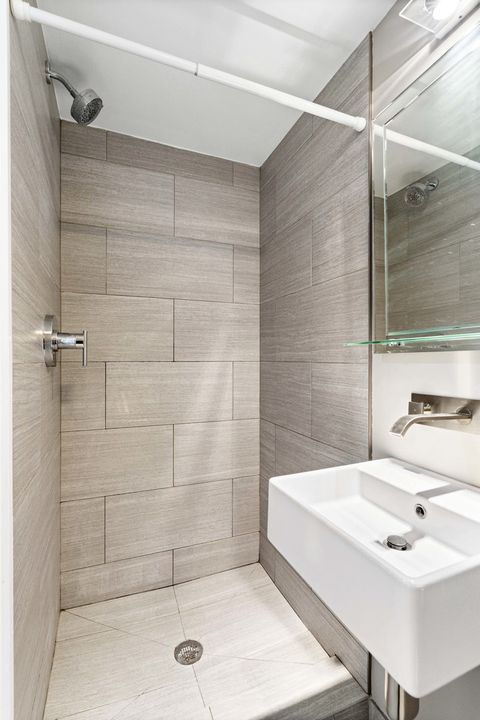 Tiny photo for 1613 S Ruble Street, Chicago, IL 60616 (MLS # 12564077)