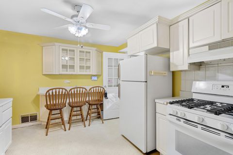 Tiny photo for 16910 Head Avenue, Hazel Crest, IL 60429 (MLS # 12504219)