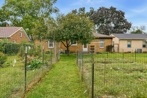Tiny photo for 1024 25th Street, Moline, IL 61265 (MLS # 12746437)