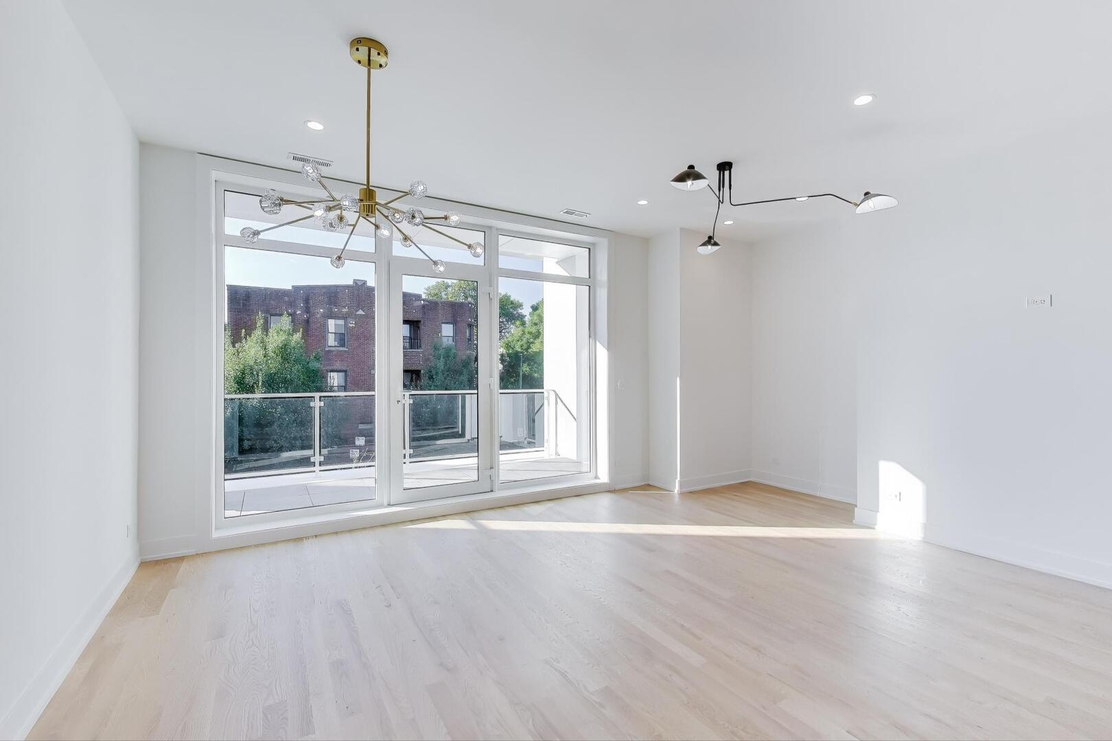 2456 W Cortez Street 2E