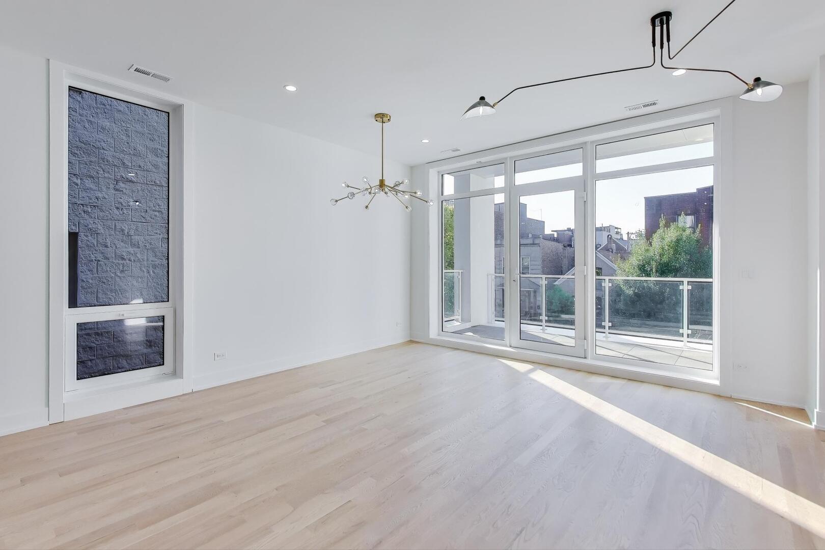 2456 W Cortez Street 2E