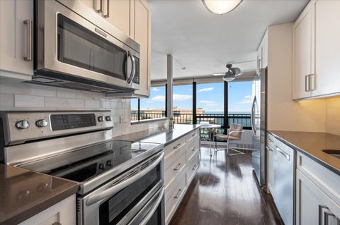 Tiny photo for 3150 N Sheridan Road #27B, Chicago, IL 60657 (MLS # 12717668)