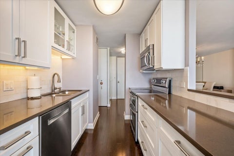 Tiny photo for 3150 N Sheridan Road #27B, Chicago, IL 60657 (MLS # 12717668)