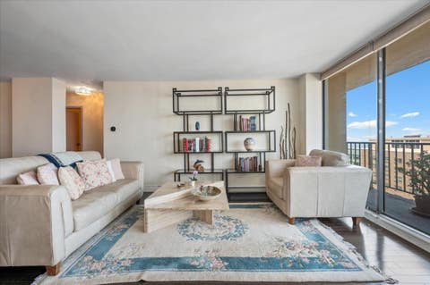 Tiny photo for 3150 N Sheridan Road #27B, Chicago, IL 60657 (MLS # 12717668)