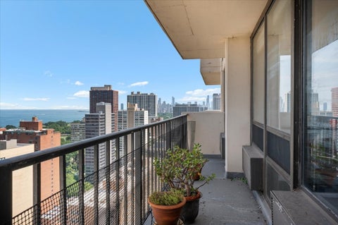 Tiny photo for 3150 N Sheridan Road #27B, Chicago, IL 60657 (MLS # 12717668)