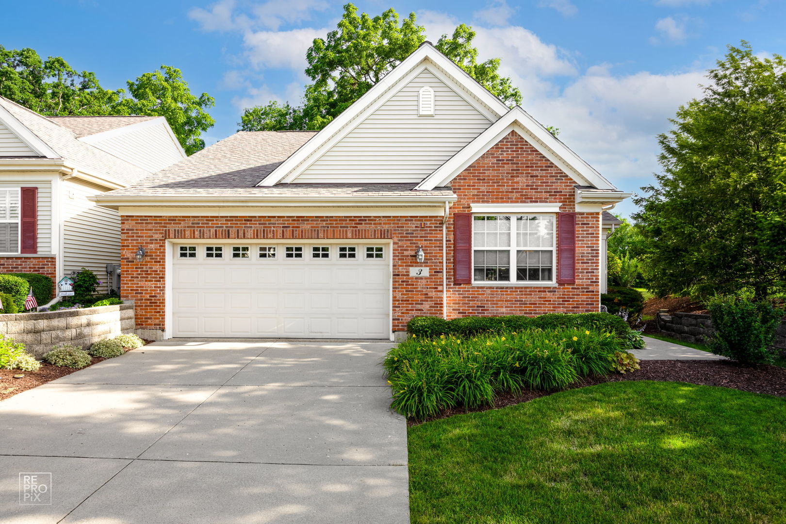 View Streamwood, IL 60107 townhome