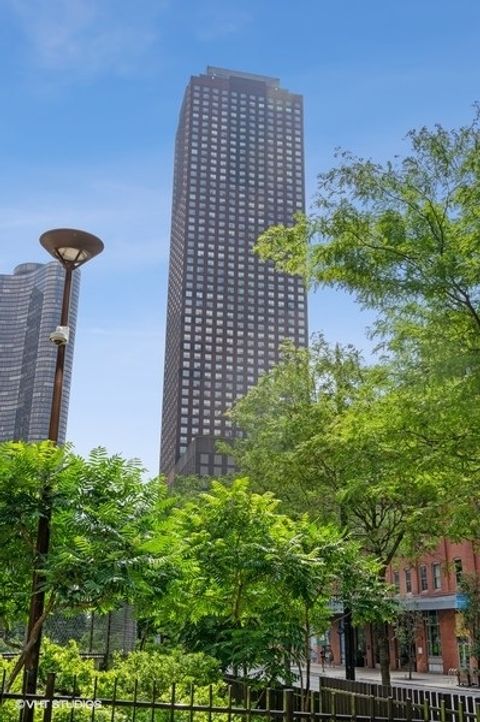 474 N LAKE SHORE Drive 4810 Chicago IL 60611