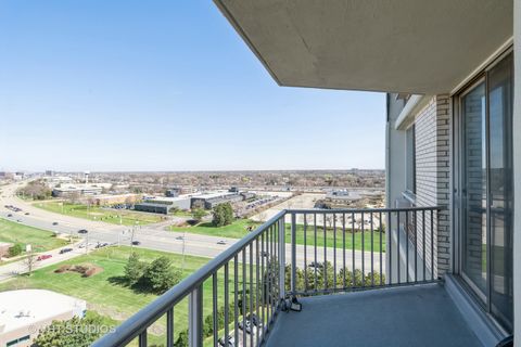 Tiny photo for 40 N Tower Road #14A, Oak Brook, IL 60523 (MLS # 12569407)