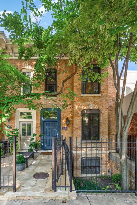 Photo of 1929 N Maud Avenue, Chicago, IL 60614 (MLS # 12466503)