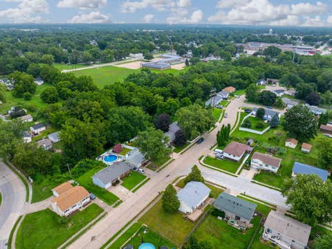 Tiny photo for 4105 Greenway Drive, Davenport, IA 52804 (MLS # 12723582)