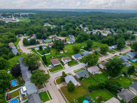 Tiny photo for 4105 Greenway Drive, Davenport, IA 52804 (MLS # 12723582)