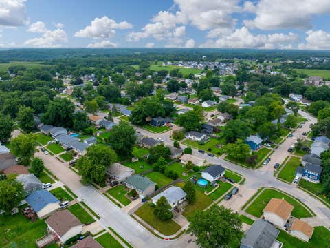 Tiny photo for 4105 Greenway Drive, Davenport, IA 52804 (MLS # 12723582)