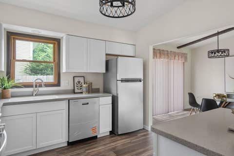 Tiny photo for 4105 Greenway Drive, Davenport, IA 52804 (MLS # 12723582)