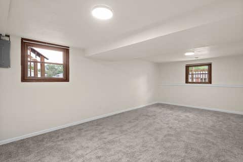 Tiny photo for 4105 Greenway Drive, Davenport, IA 52804 (MLS # 12723582)