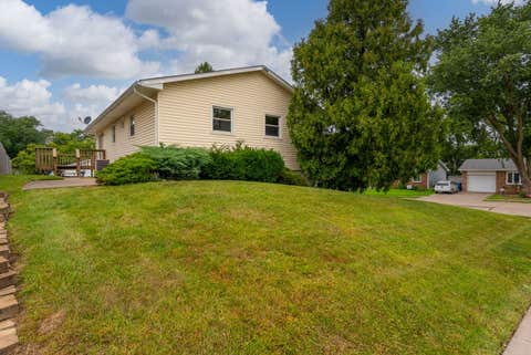 Tiny photo for 4105 Greenway Drive, Davenport, IA 52804 (MLS # 12723582)