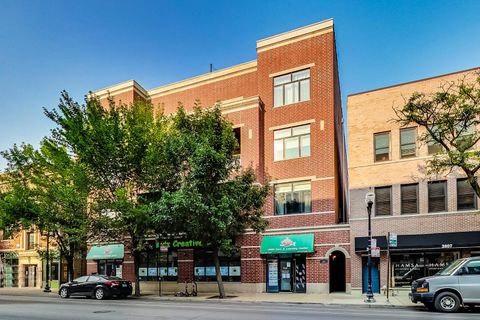 Photo of 3811 N Lincoln Avenue #2B, Chicago, IL 60613 (MLS # 12663640)