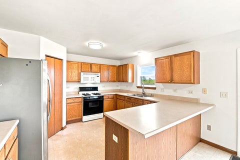 Tiny photo for 16459 Kingsbrook Drive, Crest Hill, IL 60403 (MLS # 12727350)