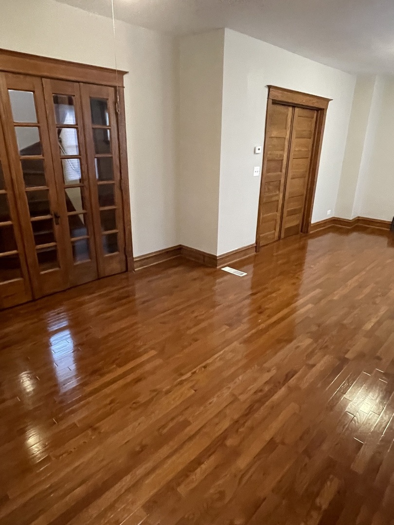 557 N Leamington Avenue