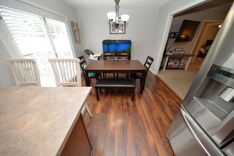 Tiny photo for 401 E Beacon Court, Mt Vernon, IL 62864 (MLS # 12617742)