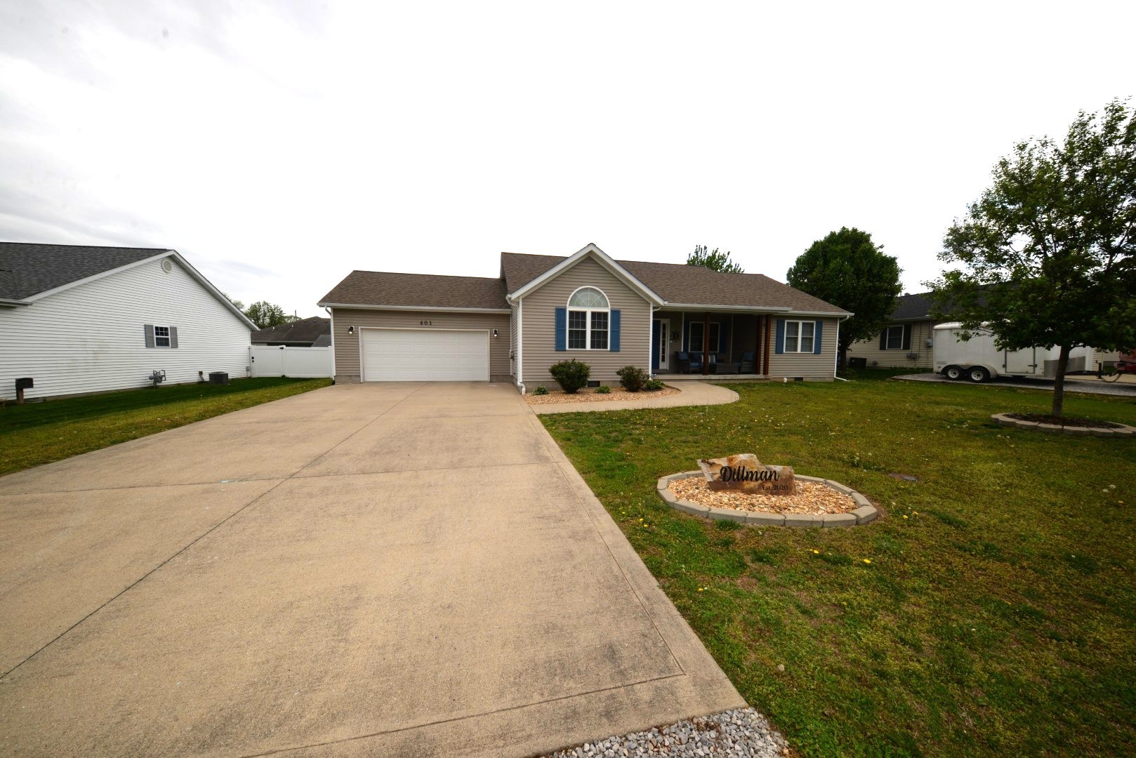 401 E Beacon Court
