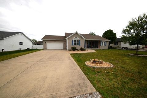 Tiny photo for 401 E Beacon Court, Mt Vernon, IL 62864 (MLS # 12617742)