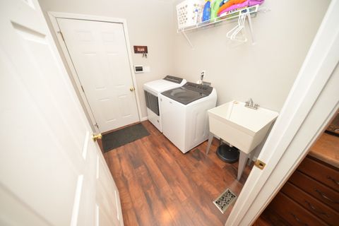 Tiny photo for 401 E Beacon Court, Mt Vernon, IL 62864 (MLS # 12617742)