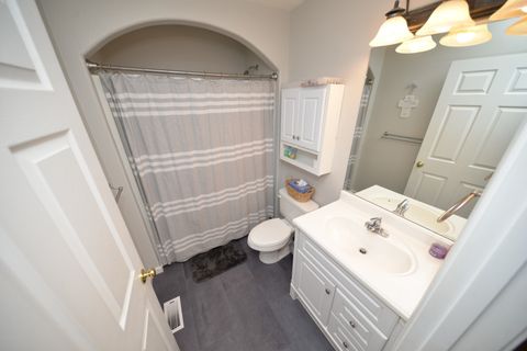 Tiny photo for 401 E Beacon Court, Mt Vernon, IL 62864 (MLS # 12617742)