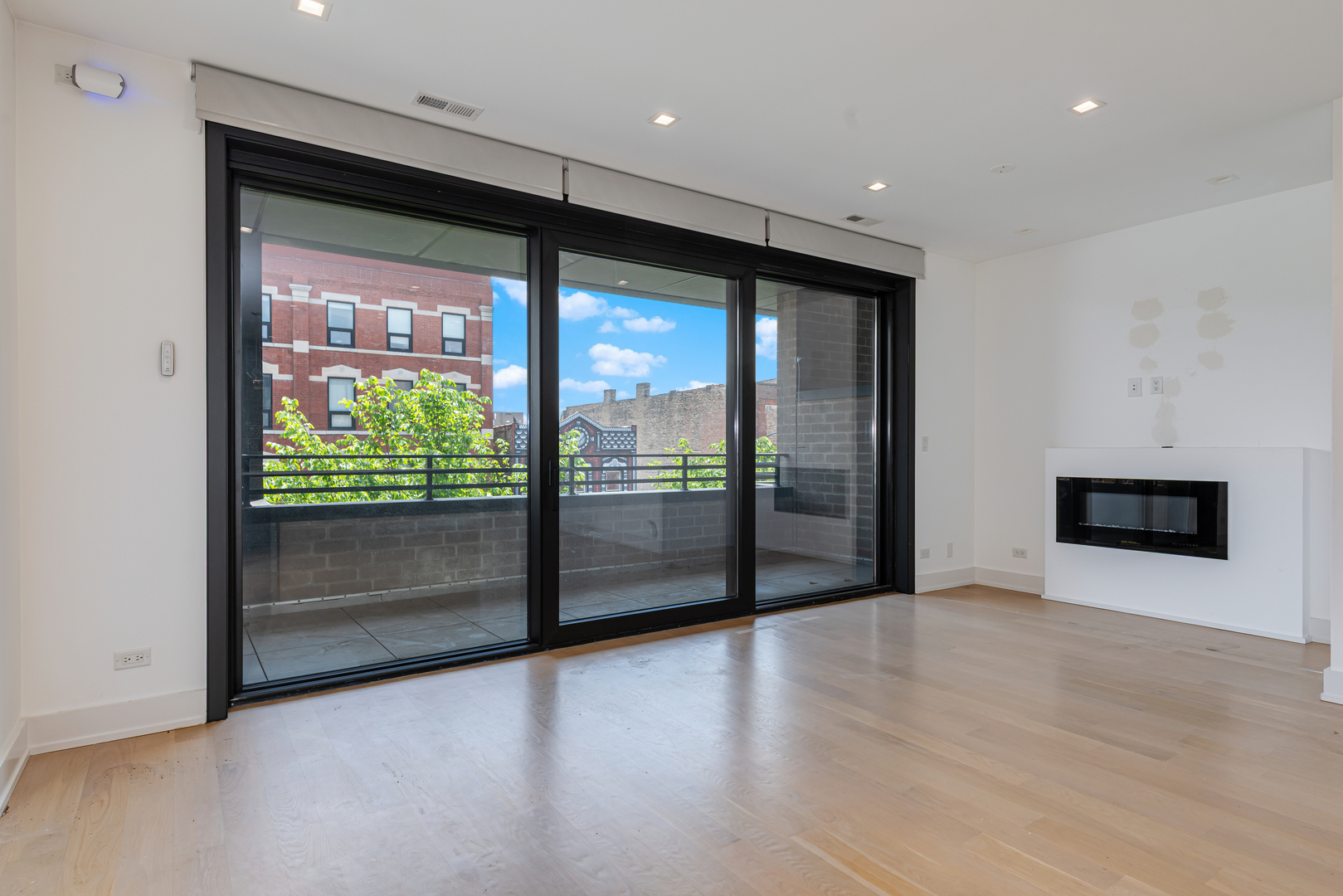 1524 W Chicago Avenue W 2E