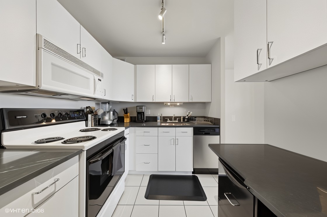 100 E Walton Street 40A