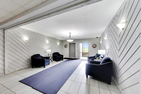 Tiny photo for 1400 N Elmhurst Road #319, Mount Prospect, IL 60056 (MLS # 12656135)