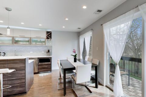 Tiny photo for 1400 N Elmhurst Road #319, Mount Prospect, IL 60056 (MLS # 12656135)