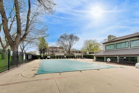 Tiny photo for 1400 N Elmhurst Road #319, Mount Prospect, IL 60056 (MLS # 12656135)