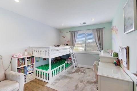 Tiny photo for 1400 N Elmhurst Road #319, Mount Prospect, IL 60056 (MLS # 12656135)