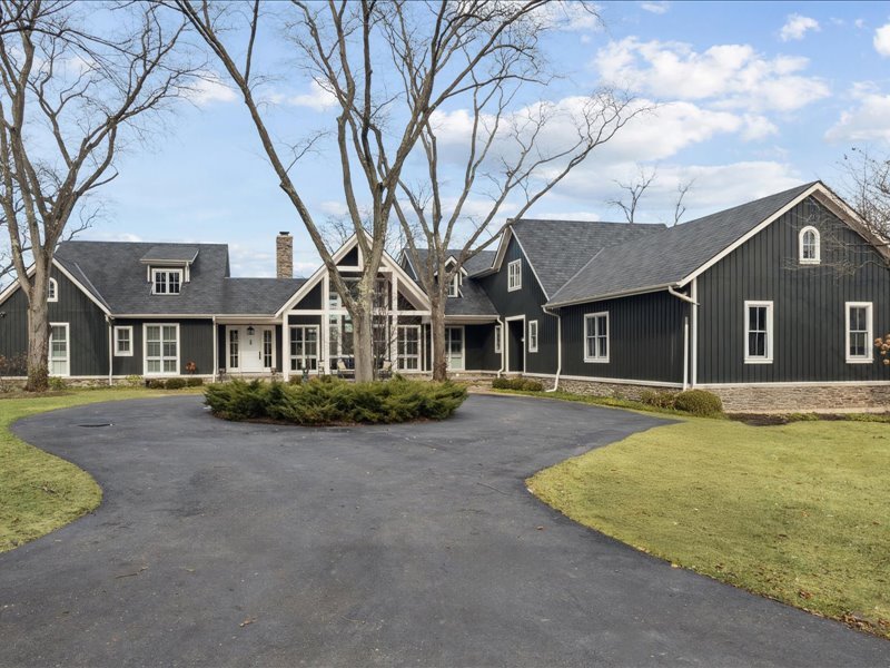 305 Maple Row