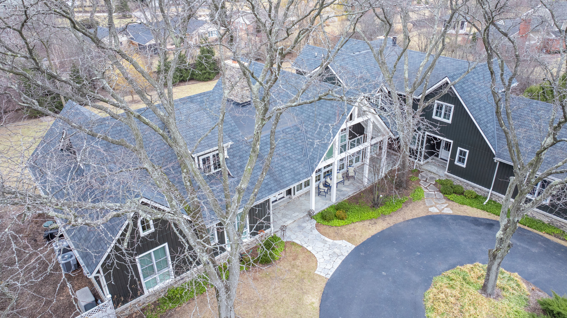 305 Maple Row