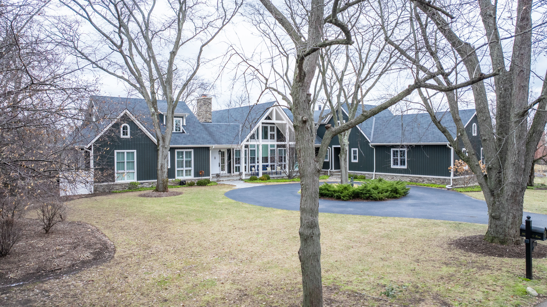 305 Maple Row