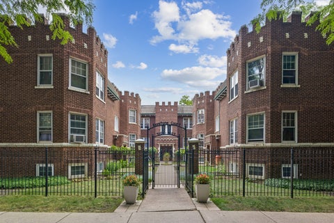 Photo of 4103 N Keystone Avenue #1, Chicago, IL 60641 (MLS # 12711213)